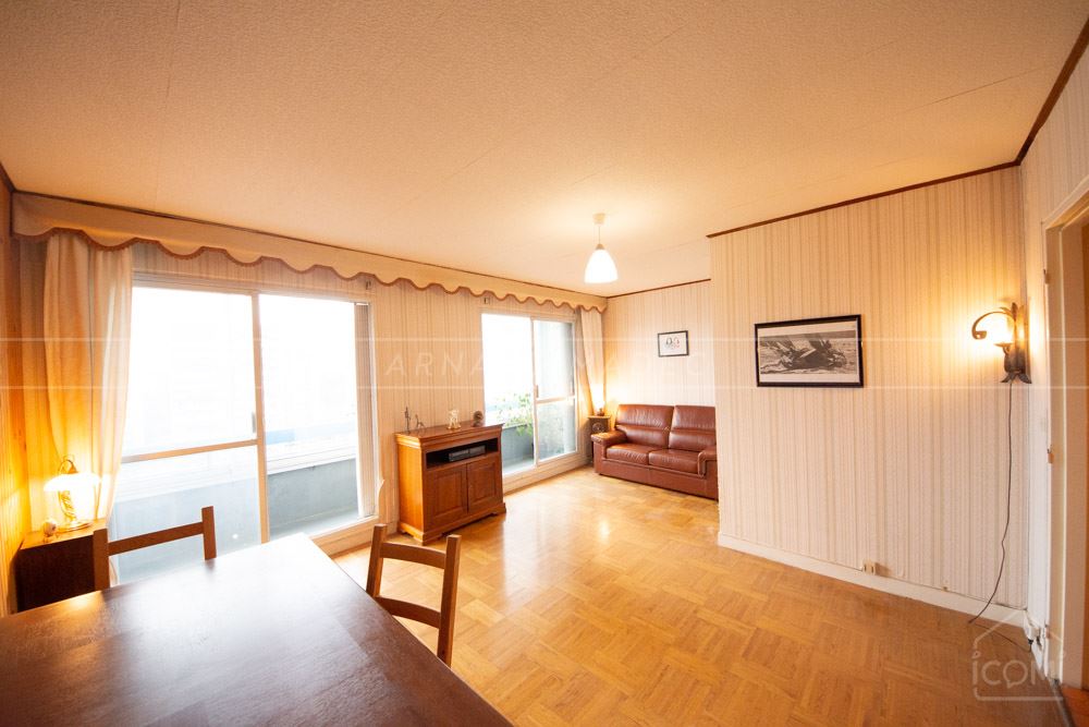 APPARTEMENT T4 - DERNIER ETAGE - ASCENSEUR - BALCONS - VUE DEGAGEE - CHAUFFAGE INDIVIDUEL GAZ - RARE photo 2